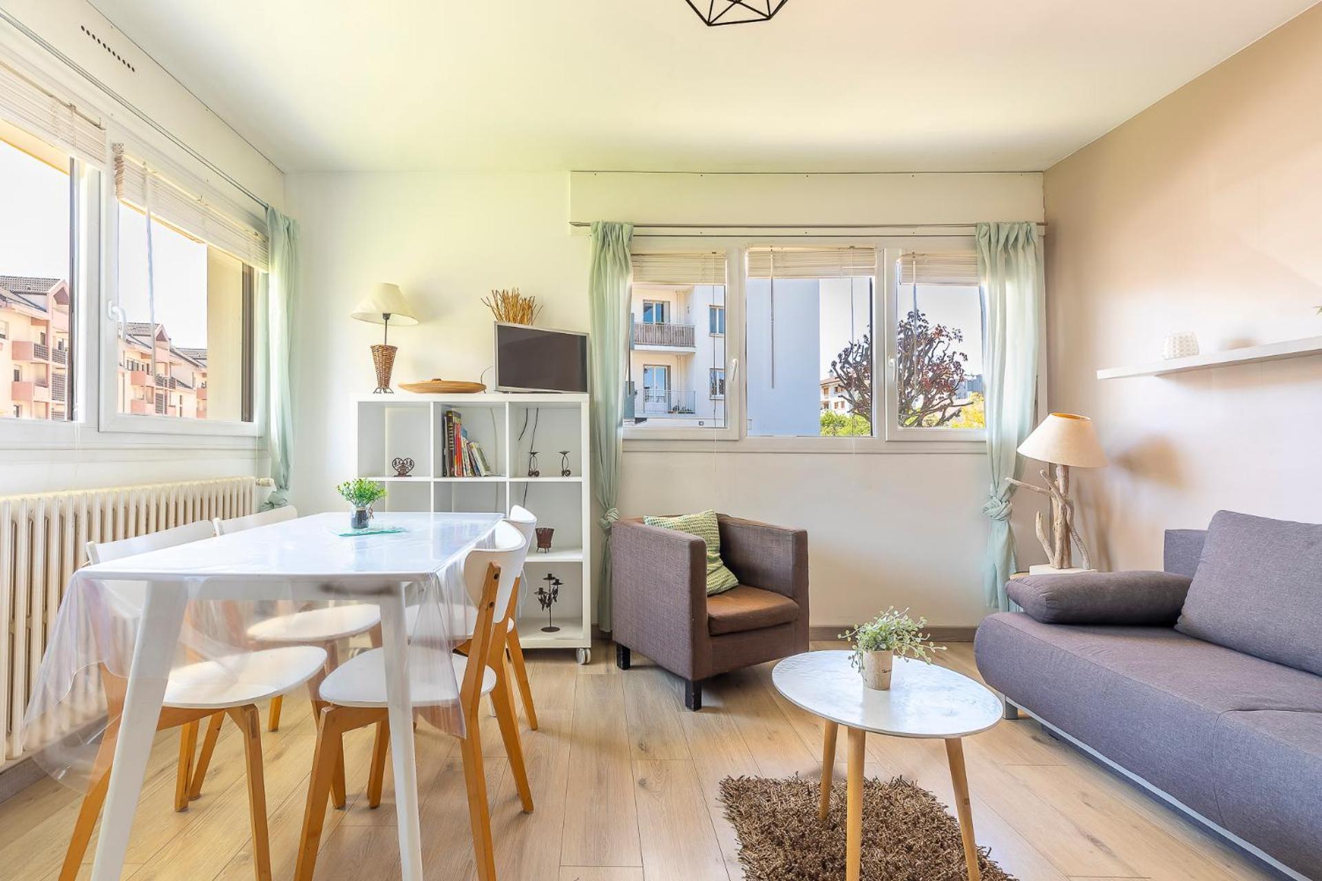 Appart Cosy Annecy Parking Et Velos Gratuit エクステリア 写真